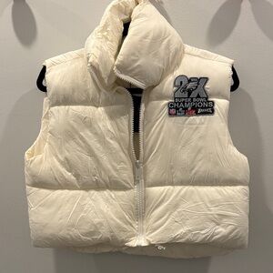 Super Bowl Champions Women's Puffer Vest - White
